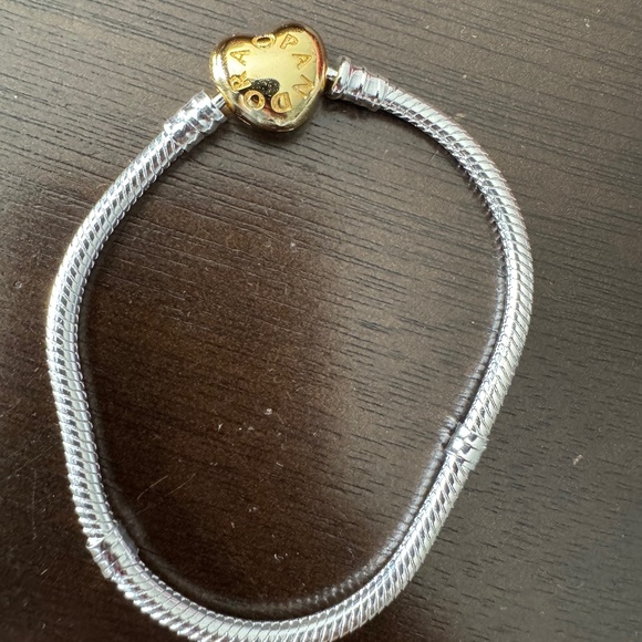 Pandora gold heard bracelet - Picture 1 of 6